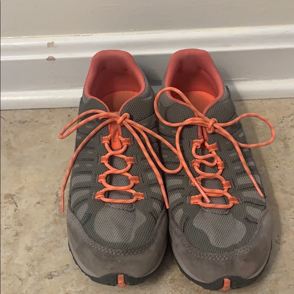 Columbia hiking shoes